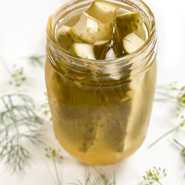garlic dill pickles | GIRLS WHO EAT
